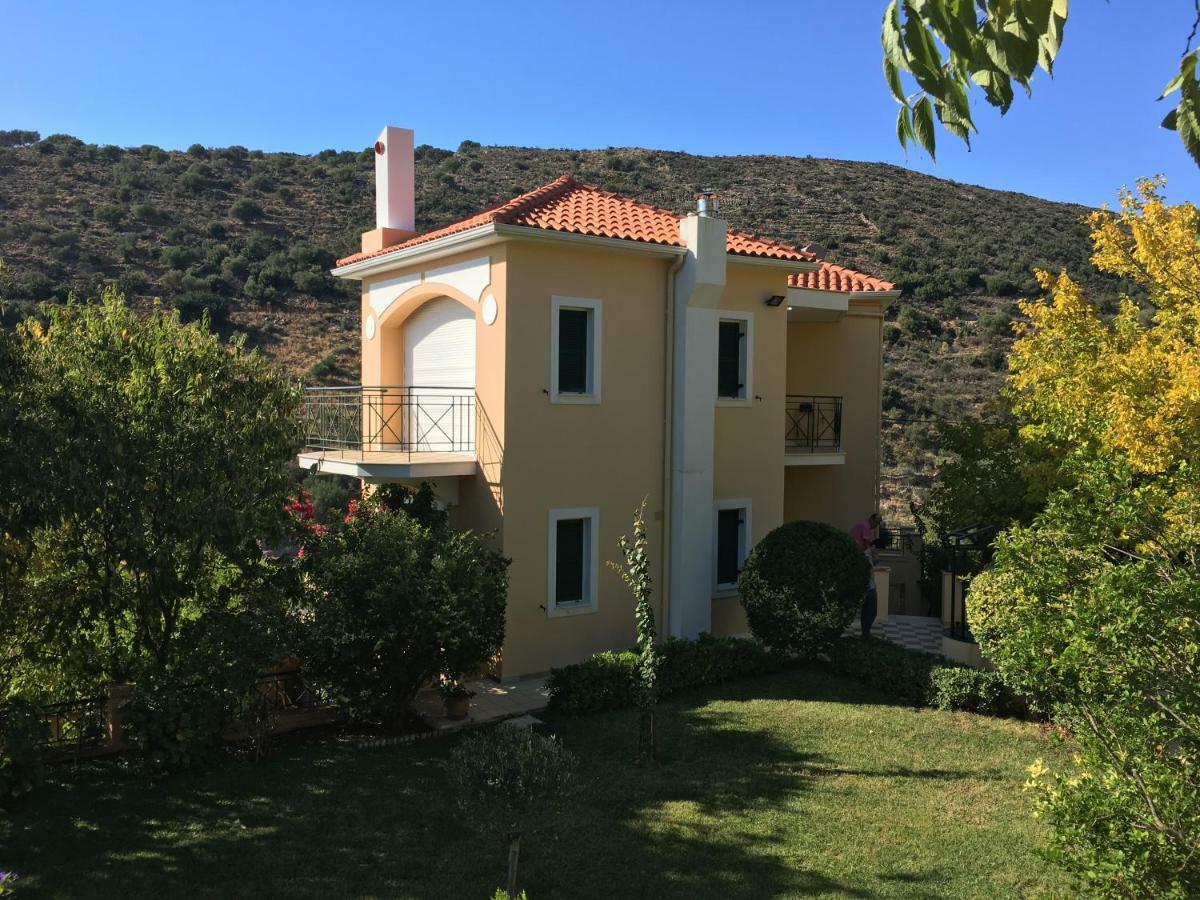Villa Tzitzifies Kourouklata Exterior photo