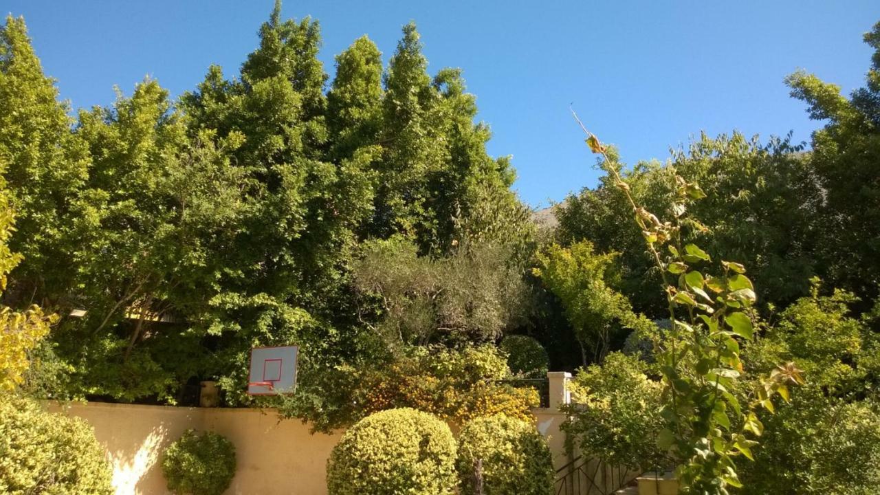 Villa Tzitzifies Kourouklata Exterior photo